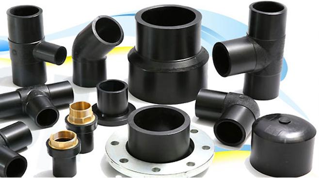 Qual é a melhor maneira de conectar um tubo HDPE?